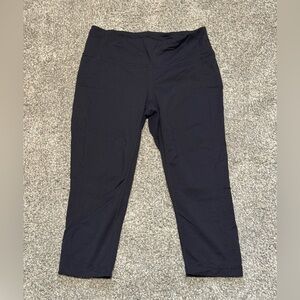 Women’s Athleta Revalation Capri Black Cropped Leggings Workout Athletic Comfy